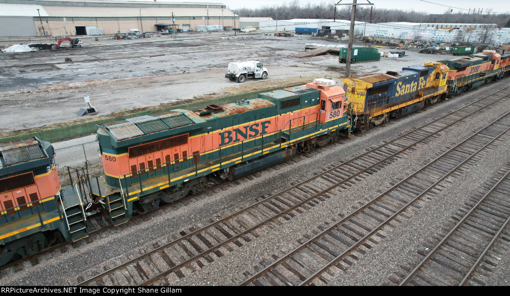 BNSF 580 Roster shot